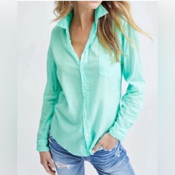 Frank & Eileen Tops - Frank & Eileen Light Green Button Down Shirt FABULOUS FOR SPRING!!